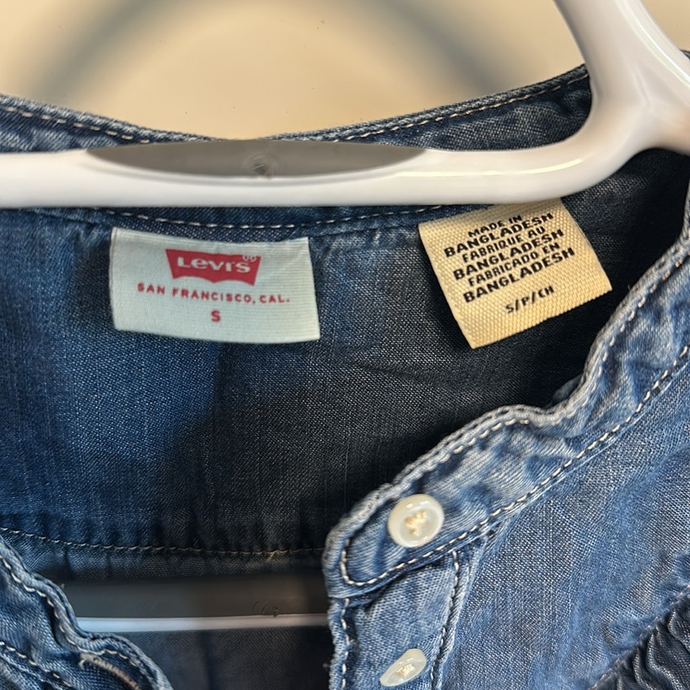 Levi's Ruffle Denim Shirt - Picture 3 of 7